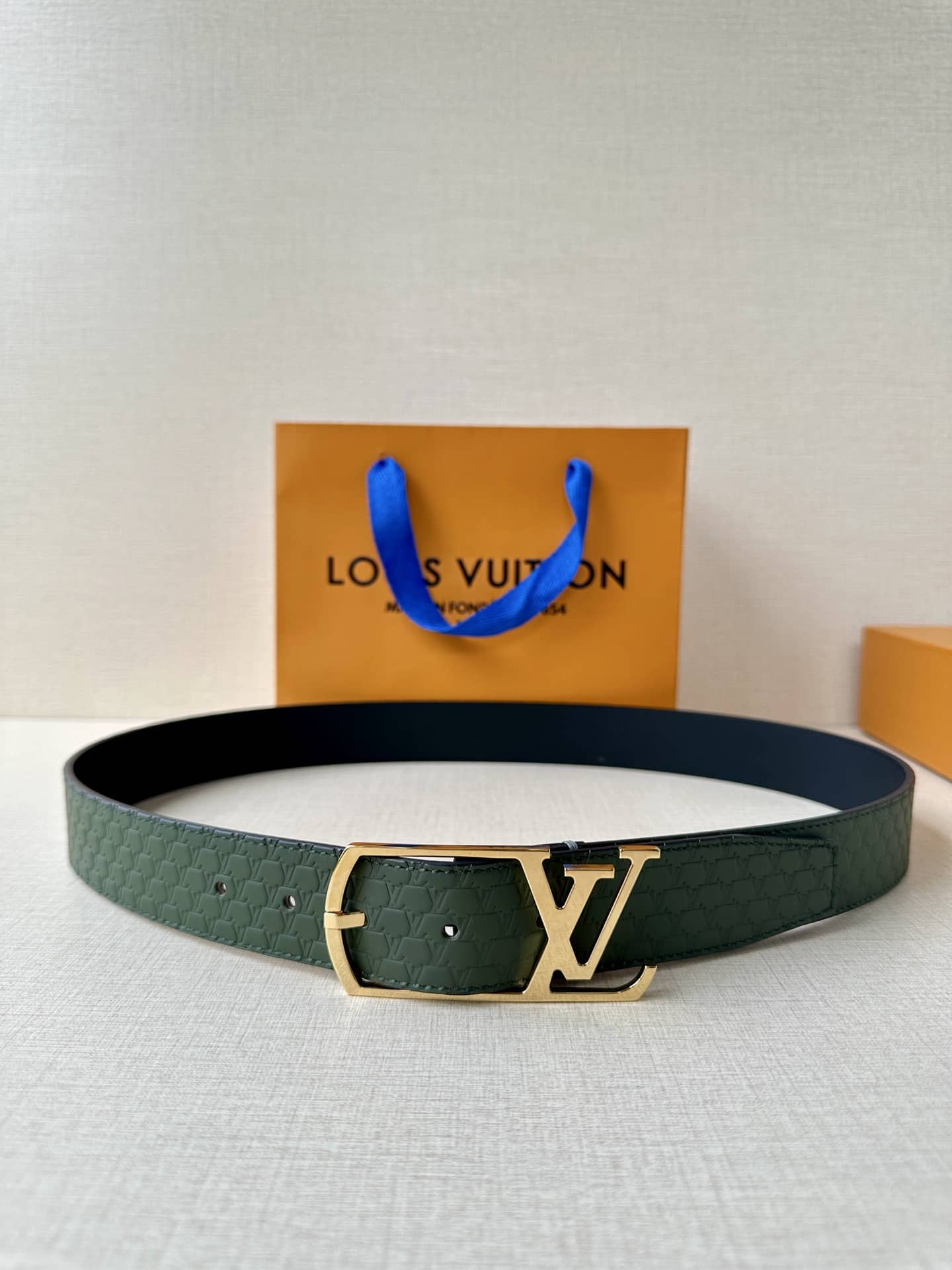 LV Belt-030